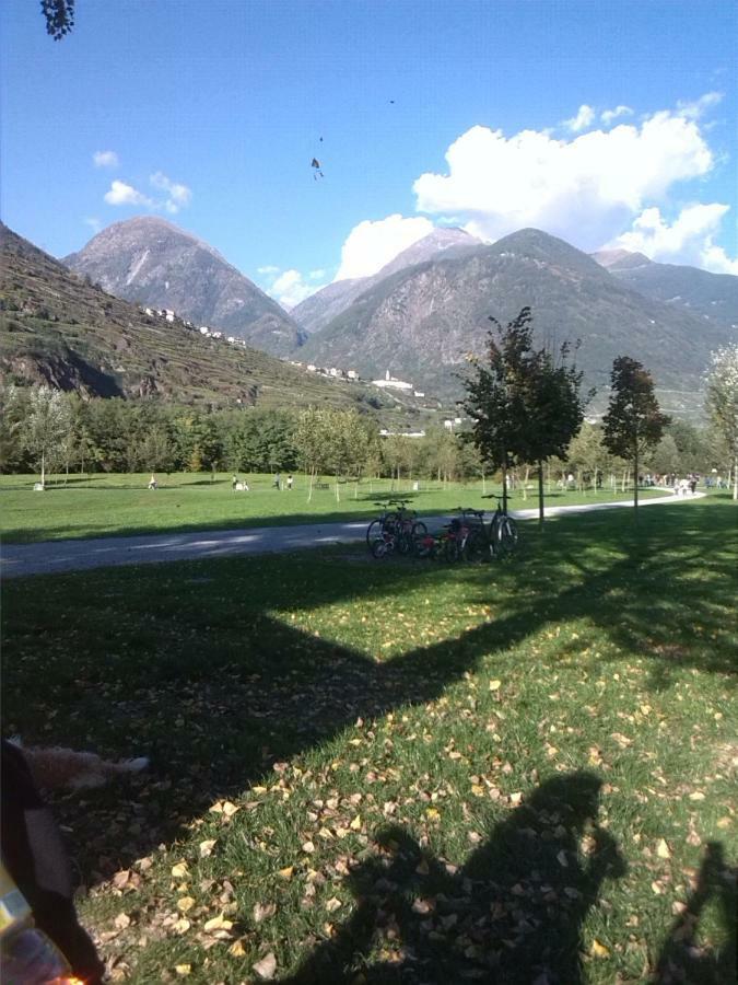 Dietro L'Angolo Sondrio Villa Luaran gambar