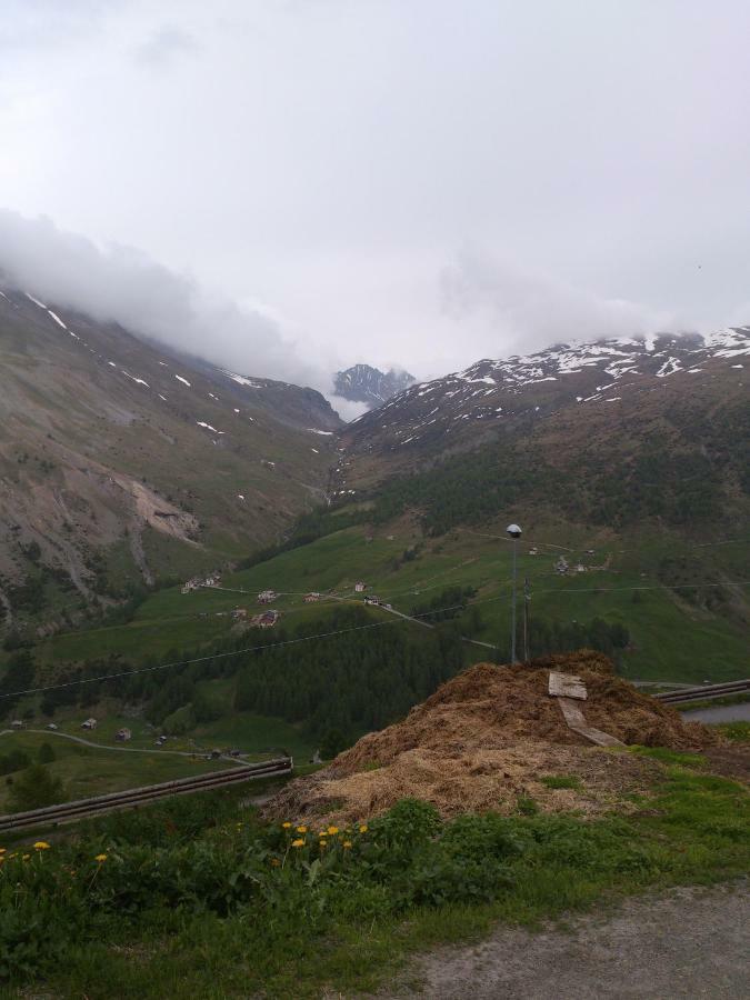 Dietro L'Angolo Sondrio Villa Luaran gambar