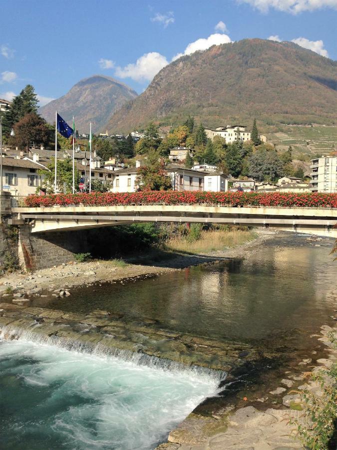 Dietro L'Angolo Sondrio Villa Luaran gambar